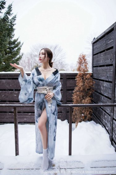 校阅女孩