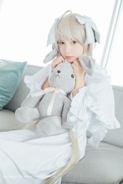 美女踢裆